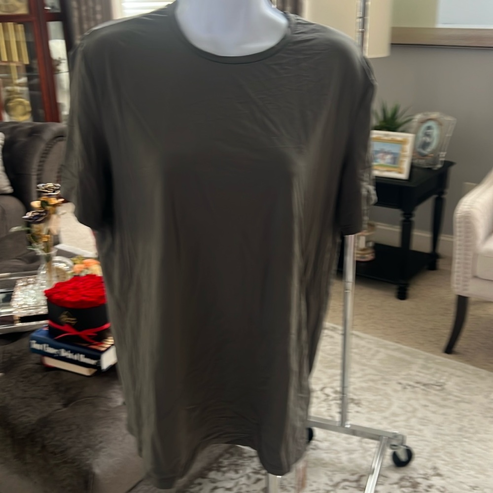 Skims sport short sleeve Tshirt
